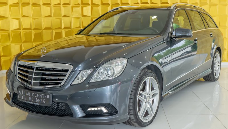 Mercedes-Benz E 350 CDI 4-Matic AMG/NAVI/AHK/PANO/ACC/H&K/1.Hd