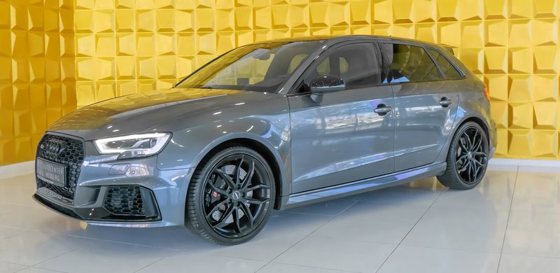 Audi RS3 2.5 TFSI quattro/PANO/5TKMB&O/MATRIX