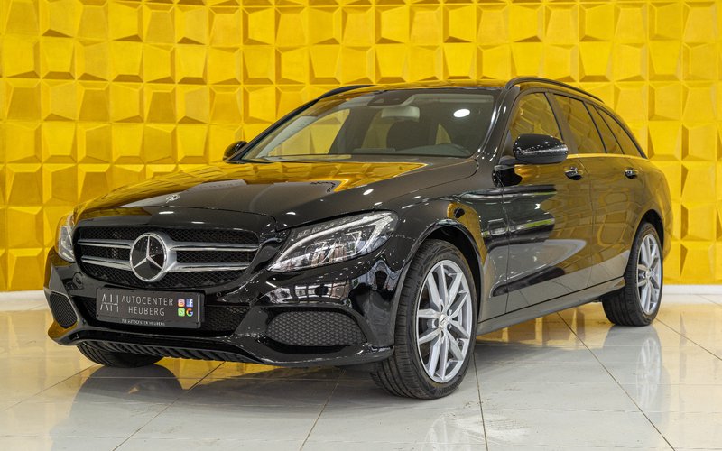 Mercedes-Benz C 220  ACC BURMESTER SHZ NAVI KLIMA LED KEYLESS
