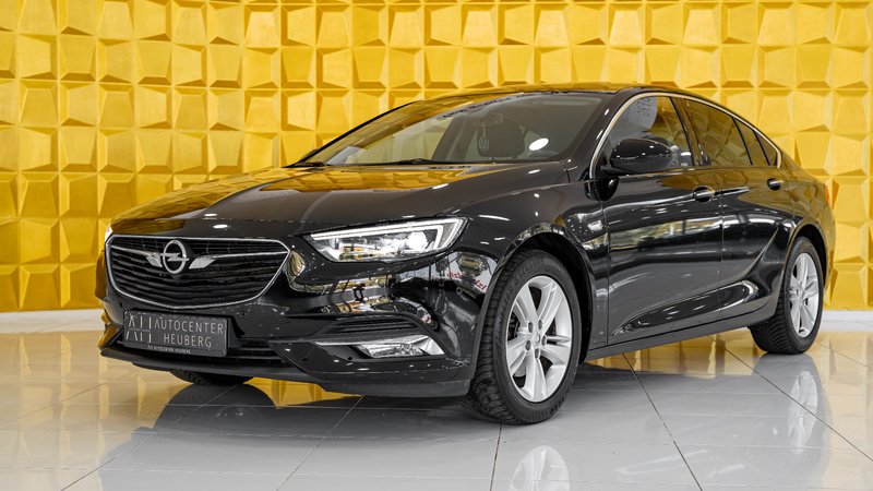 Specs for all Opel Insignia 4 doors versions