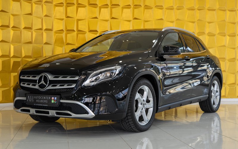 Mercedes-Benz GLA 200 d KAM NAVI KEYLESS-GO SHZ LED TEMP 1.Hd
