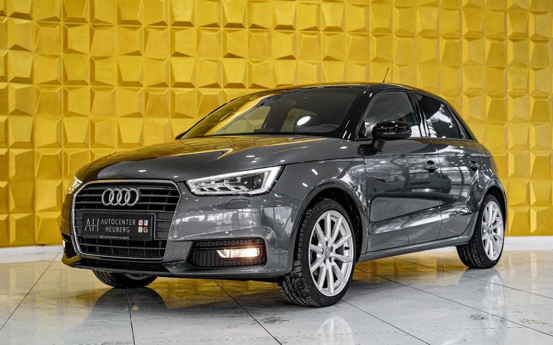 Audi A1 S Line sport NAVI LED SERVICE NEU nur 23TKM