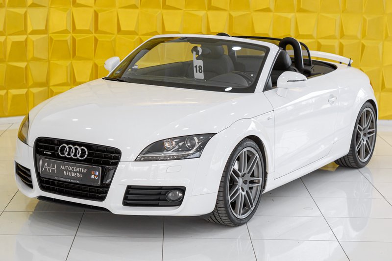 Audi TT 2.0TDI Cabrio quattro S LINE NAVI 19"