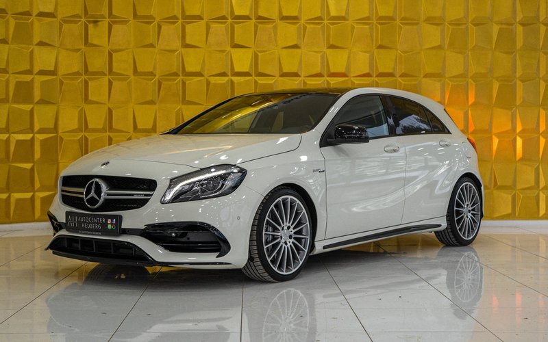 Mercedes-Benz A 45 AMG 4MATIC PANO SEHR SAUBER LED