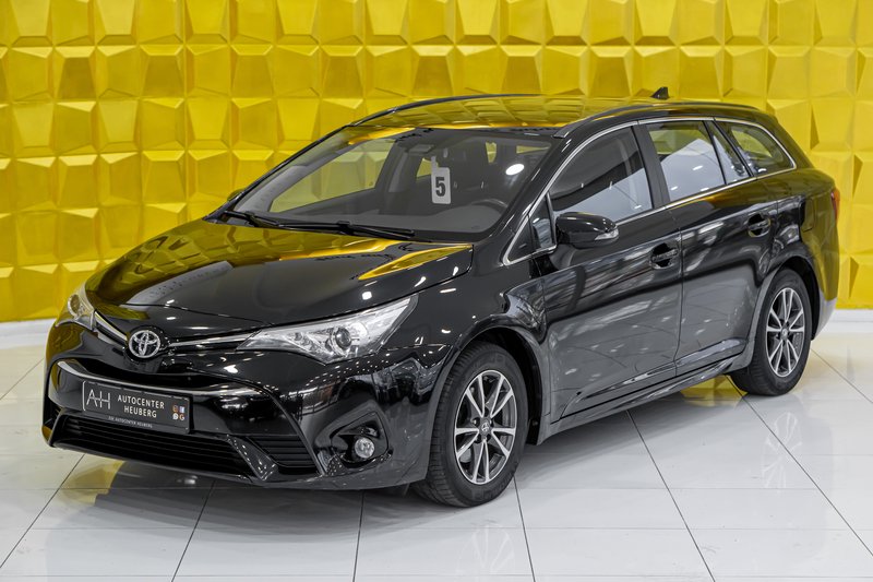 Toyota Avensis Touring Sports KAM 2.Hd TÜV 10.25 Service NEU