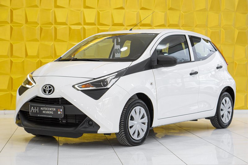 Toyota Aygo X nur 2.400km 1.Hd TÜV 01.2025 KLIMA
