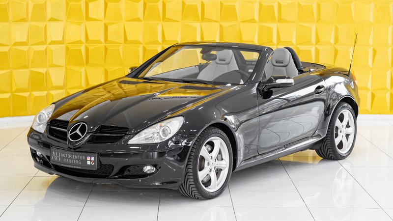 Mercedes-Benz SLK 350  LIMITED EDITION 1 of 1.171 AIRSCARF
