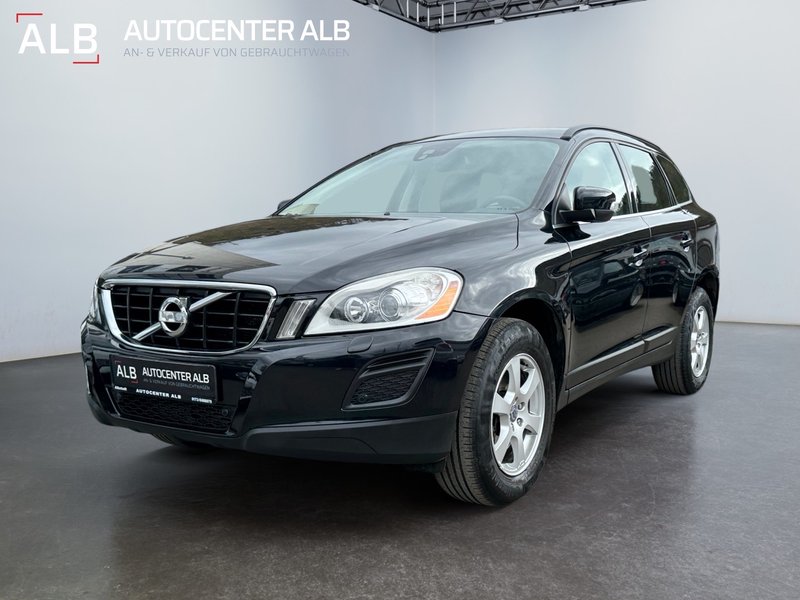 Volvo XC60 Momentum AWD/AUTOMATIK/4X4/AHK/XENON/NAVI/