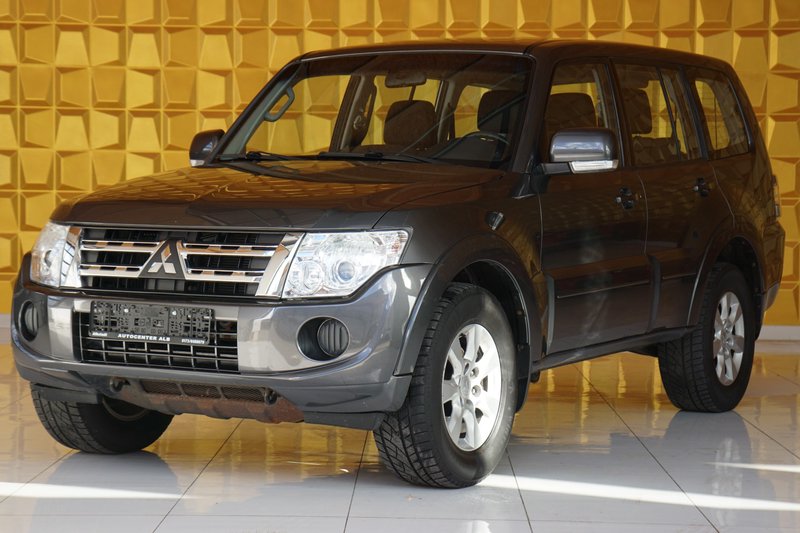 Mitsubishi Pajero 3.2 DI-D Invite 4X4/AUTOMATIK/7-SITZER/EURO 5/