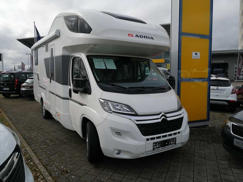 Adria Coral XL Axess 670 SL Listenpreis: 68 Euro