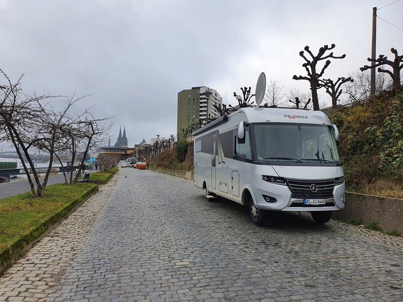 Frankia Platin I 8400 Plus Mercedes V6/Gebraucht/Leder/SAT/Luftfederung