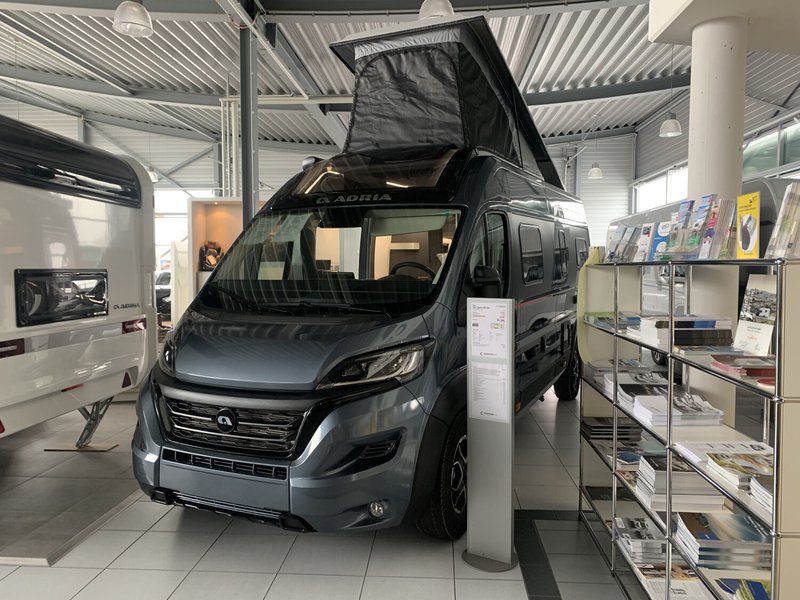 Adria Twin Sports 640 SGX AT/großerKühlschrank/10`` Navi