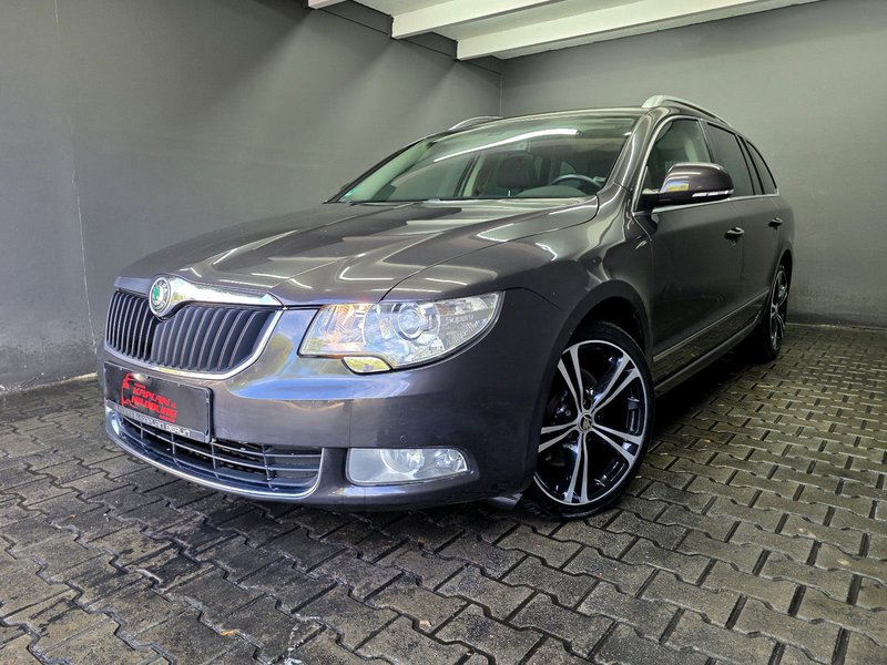 Skoda Superb 2.0 Combi Elegance, DSG, Bi XENON, PANO,