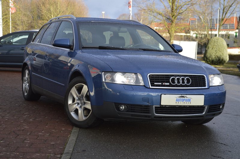 Audi A4 Avant 2.5 TDI quattro *PDC*SHZ*S-LINE