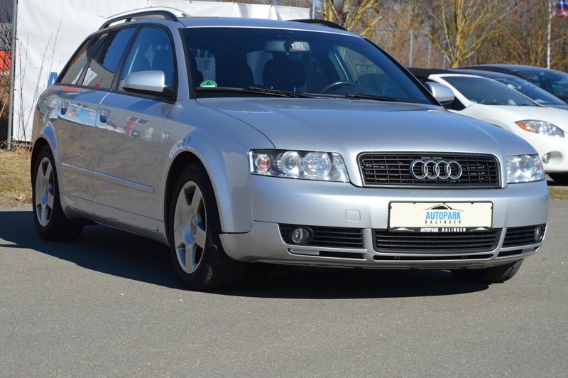 Audi A4 Avant 2.5 TDI  Navi PDC Sitzheizung