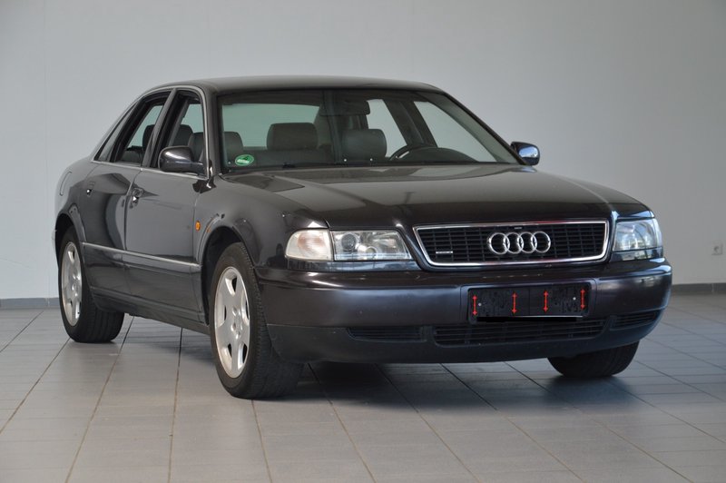 Audi A8 3.7 quattro