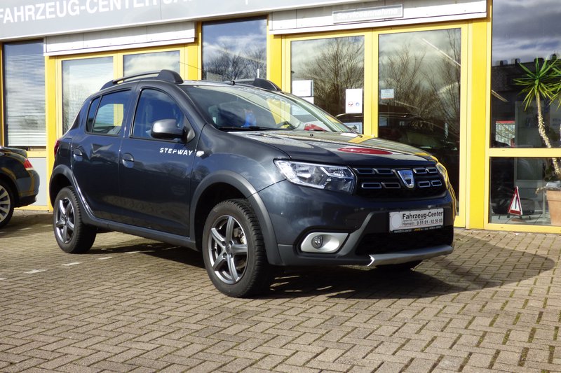 Dacia Sandero II Stepway Prestige 8fach bereift, Navi, scheckheft