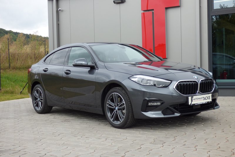 BMW 218 i Sport Line DAB, Live Cockpit, NAVI, LED