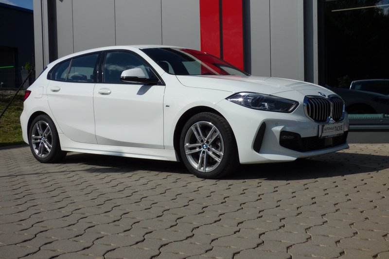 BMW 118 i M Sport 1. Hand, 8 fach bereift
