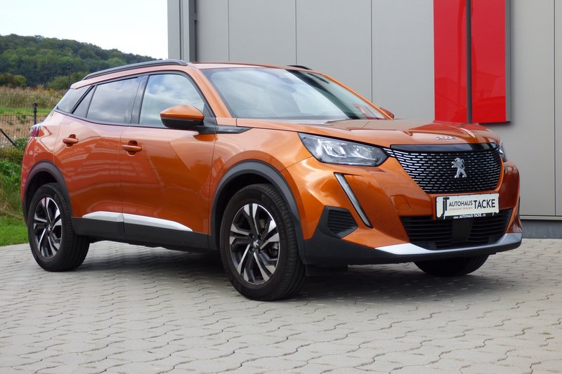 Peugeot 2008 Allure Automatik, Navi,LED, 1. Hand, 8 fach