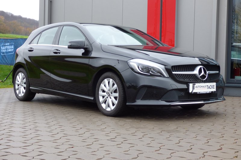 Mercedes-Benz A 180 BlueEfficiency Urban, AHK, Panorama, 8fach