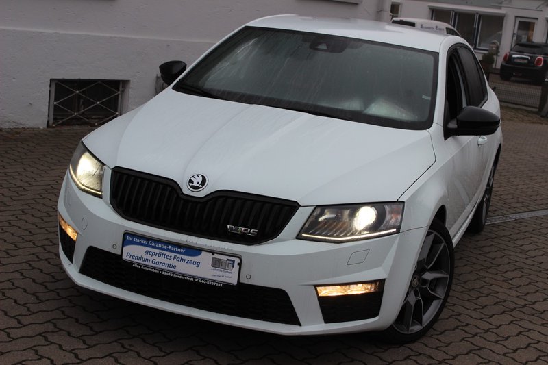 Skoda Octavia 2.0 TDI CR DPF RS Leder+Navi+Bi-Xenon+Kamera+ACC+18 Alufelgen