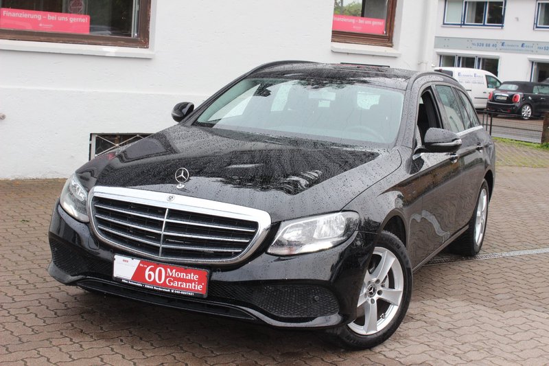 Mercedes-Benz E 200 4Matic T Automatik+Navi+Panoramadach