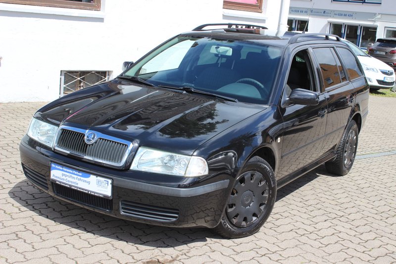 Skoda Octavia Combi Tour 1,6 KLIMA+ALLWETTERREIFEN+AHK