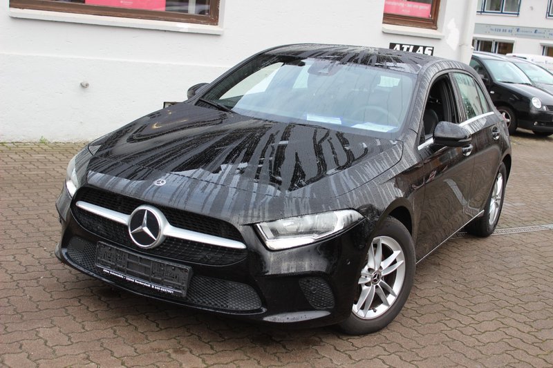 Mercedes-Benz A 180 d Style 7G-DCT Navi=LEDER