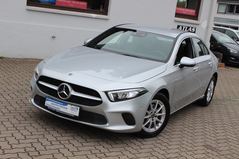 Mercedes-Benz A 180 d Edition 19 Limousine DTC Leder=HUD=LED=Navi=MBUX