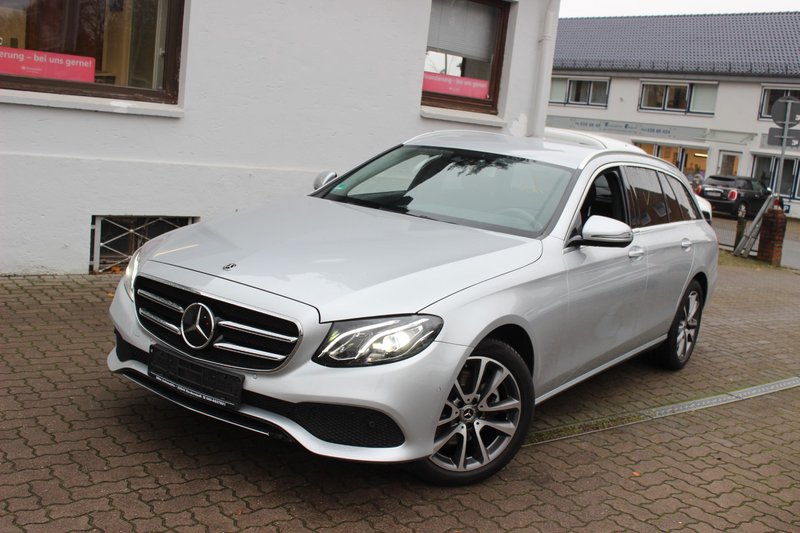Mercedes-Benz E 220 d Avantgarde Leder=Comand=LED=Widescreen=Kamera