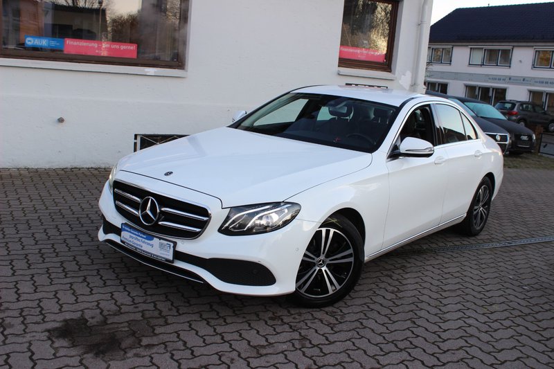 Mercedes-Benz E 200 d Avantgarde Leder=COMAND=Scheinwerfer LED