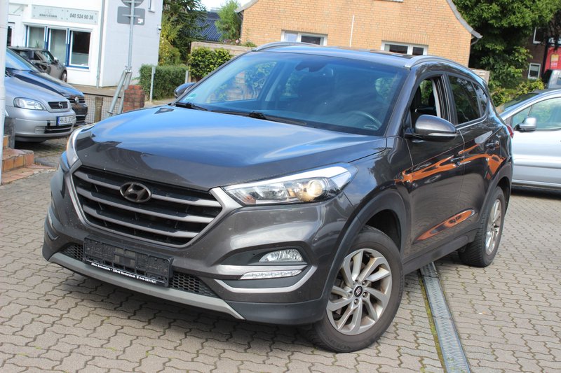 Hyundai TUCSON iX35 1,6 blue Trend Kamera=Navi=1.Hand=LED