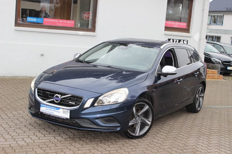 Volvo V60 Kombi R-Design Leder+Navi+Xrnon+Totwinkel+Memory