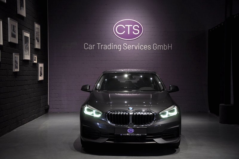 BMW 118 I/BUSINESS PAKET/CAR PLAY/2 HAND
