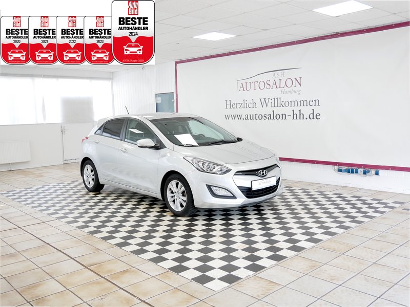Hyundai i30 FIFA World Cup Edition  Navi Kamera PDC H LM