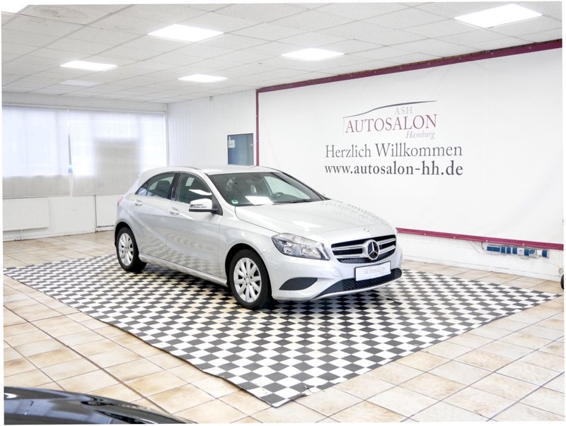 Mercedes-Benz A 180 BlueEffi. Style  2Vorb Navi PDC V&H Service