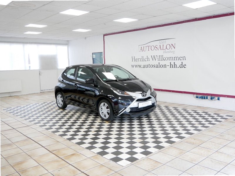 Toyota Aygo AYGO x-play touch  Kamera LM-Felgen USB&AUX MFL