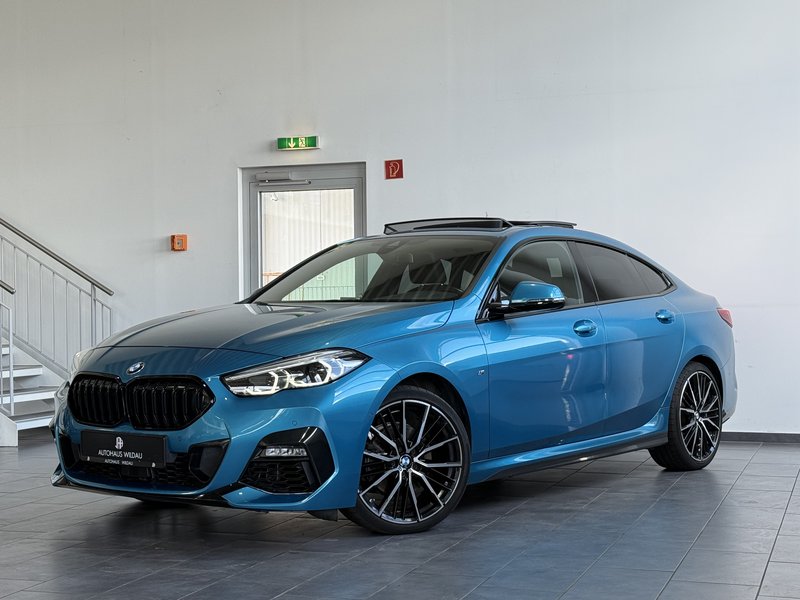 BMW 218 i M Sport  PANO LED VIRTUELL