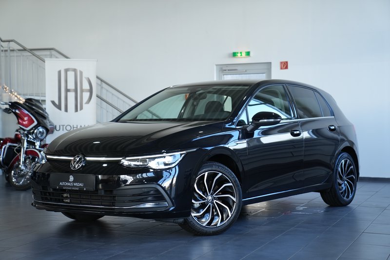 Volkswagen Golf VIII Style eTSI AUT ACC NAV AMBIENT