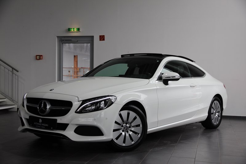 Mercedes-Benz C 180  PANO NAVI KEYLEES