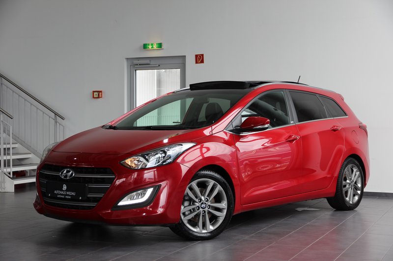 Hyundai i30 cw blue Passion PANO NAVI KAMERA