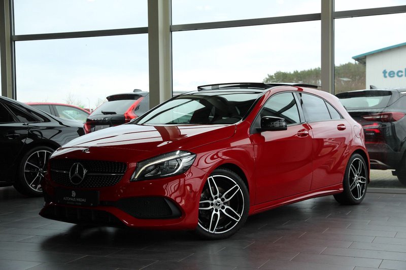 Mercedes-Benz A 180 AMG-LINE  PANO KEYLEES AUT AMBIENT KAMERA