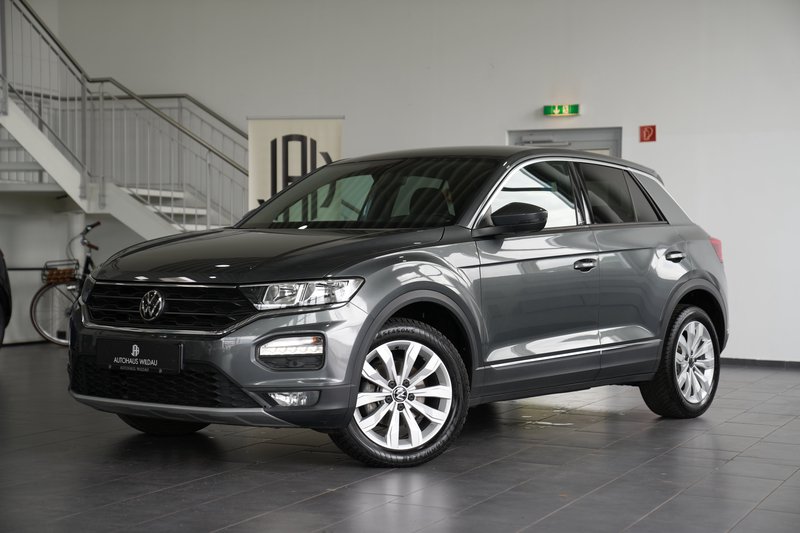 Volkswagen T-Roc Sport  AUT NAV LED AHK SHZ ACC