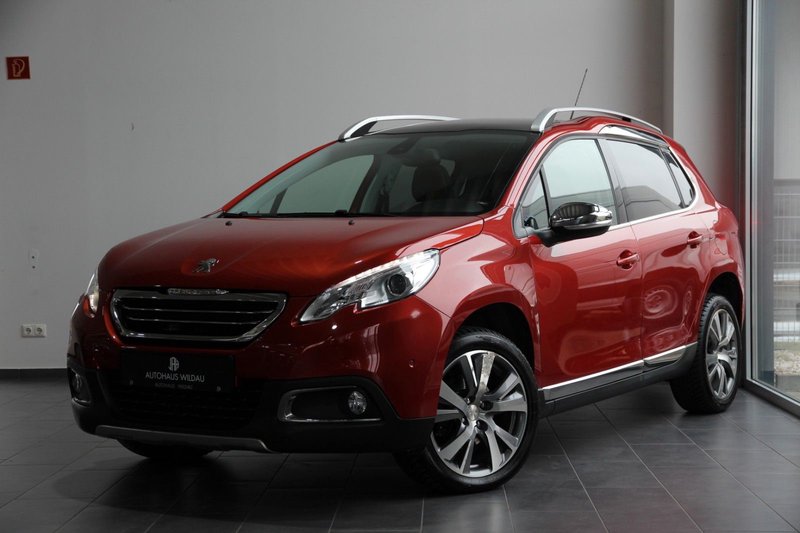 Peugeot 2008 Allure  AUT NAV PANO LED