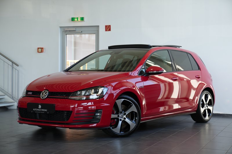 Volkswagen Golf VII GTI Performance BMT PANO AUTOMATIK ACC