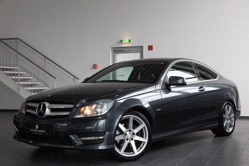 Mercedes-Benz C 180 CGI BlueEfficiency  AUTOMATIK LEDER AMG-Line