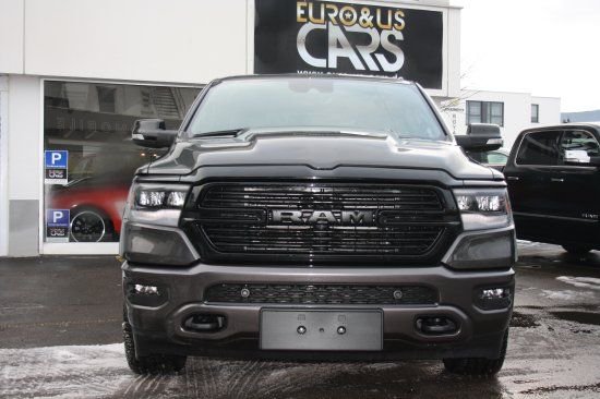 Dodge RAM 5,7ltr Crew Laramie 2022 Night RamBox Spli  Rambox t Tailgate Panorama goßes 12Zoll Navi Luft