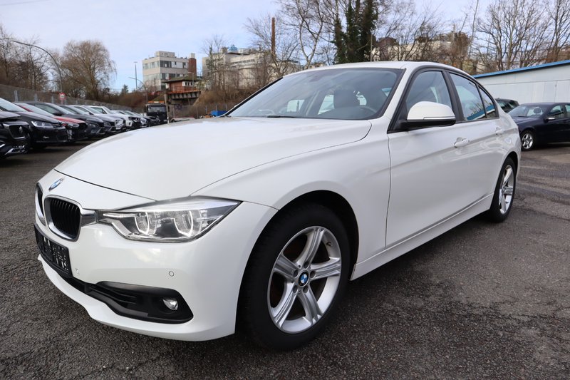 BMW 320i Advantage Autom. Navi. Klimaaut. SHZ. PDC. Alu.