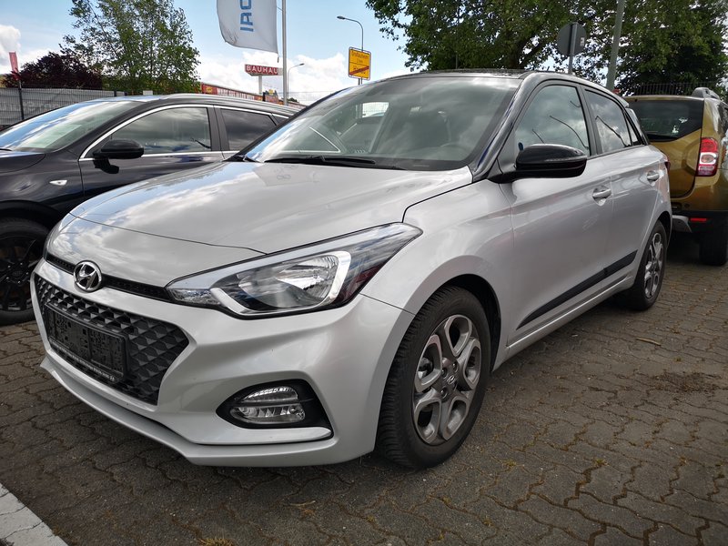 Hyundai i20 YES! gebraucht kaufen in Hanau Preis 14890 eur - Int.Nr.: 1054  VERKAUFT
